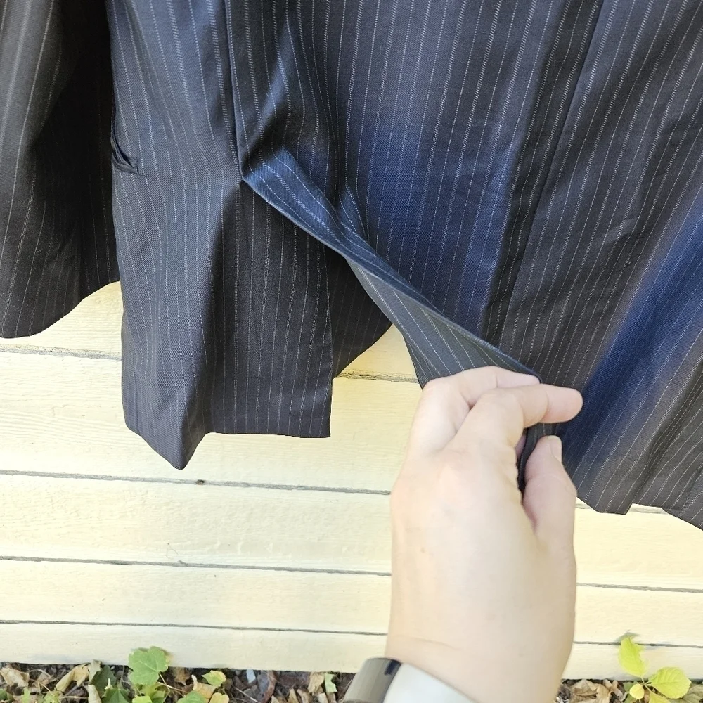 Oxxford Super 120s charcoal pinstripe sport coat Gibbons 2 button notch 44R